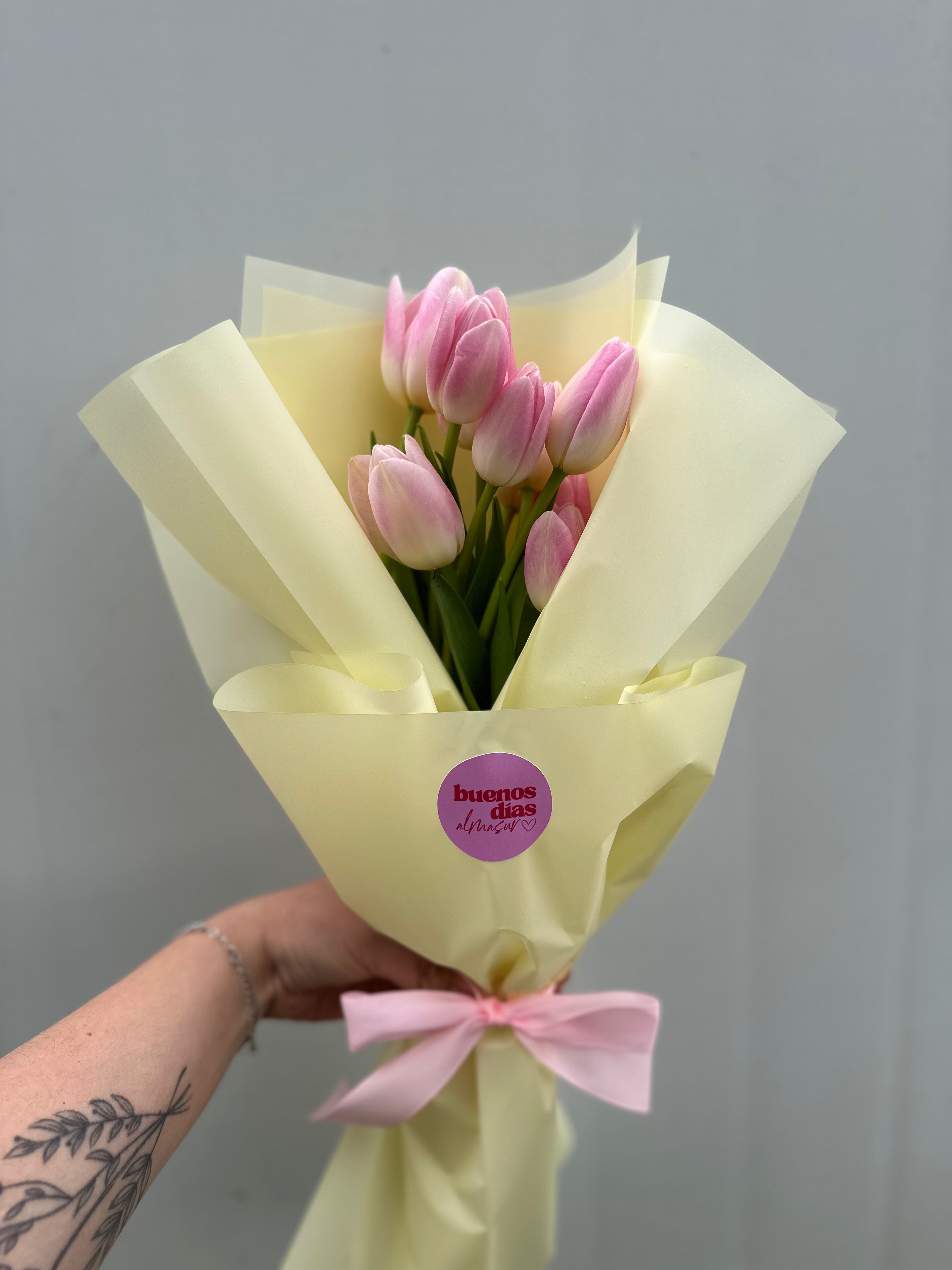 Ramo de 10 Tulipanes Premium – Colores a elección