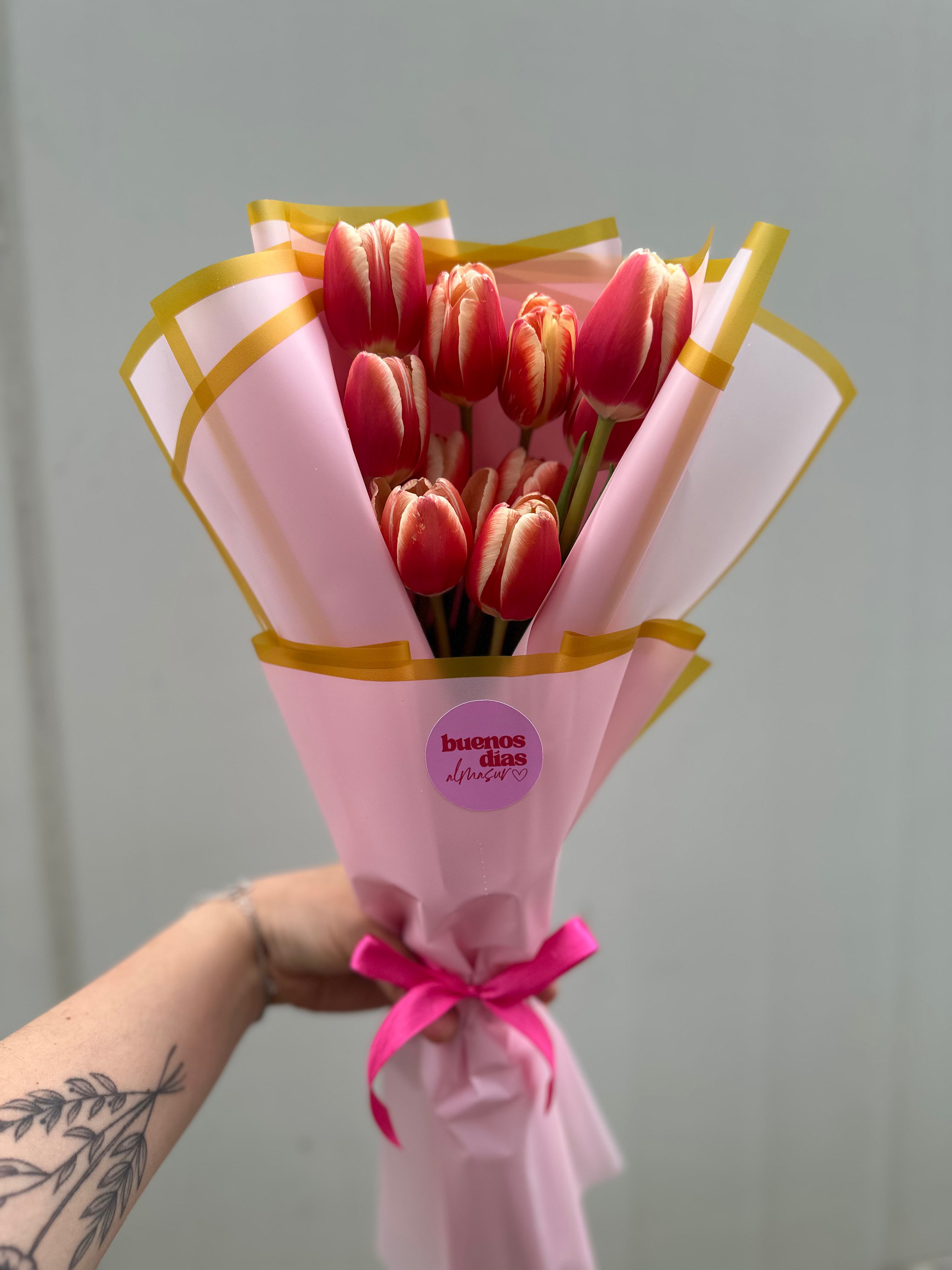 Ramo de 10 Tulipanes Premium – Colores a elección